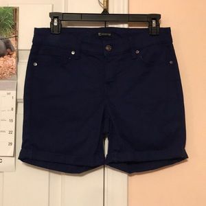 Navy blue shorts! Only worn once !